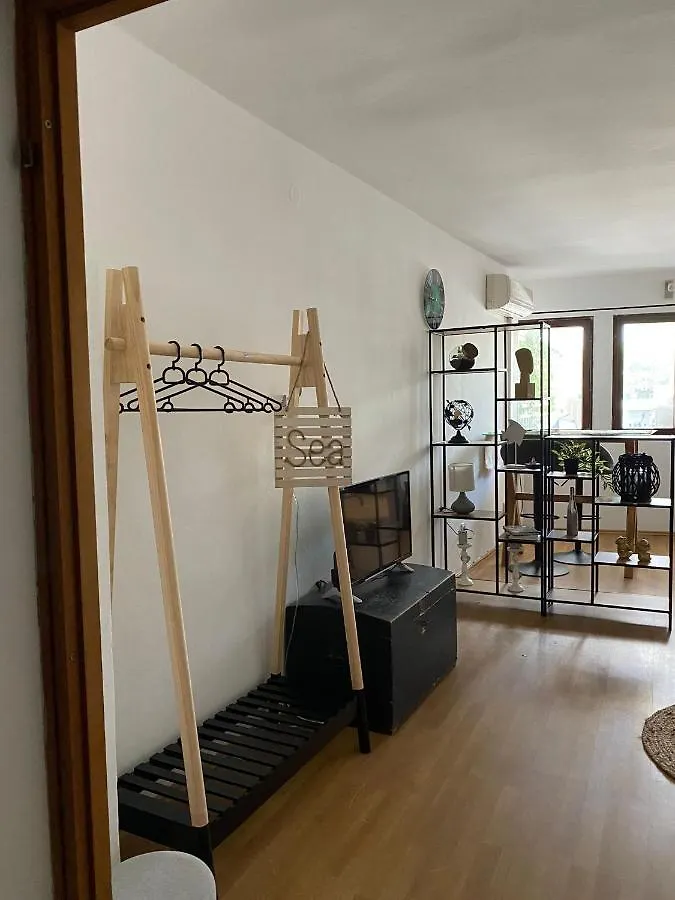 Studio Sara Premantura 0*,