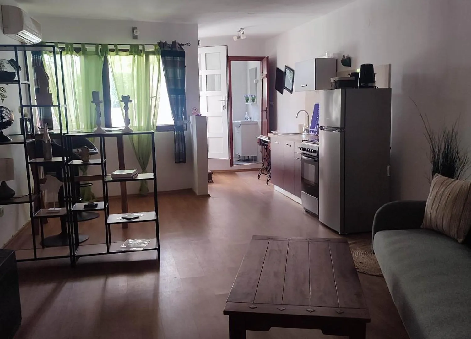 Studio Sara Premantura 0*,  Kroatië